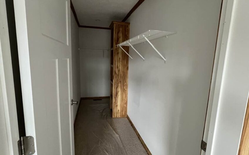 LOT MODEL CHAMPION ESSENTIAL SERIES HICKORY CABINES                SOLD CAN ORDER  IT!