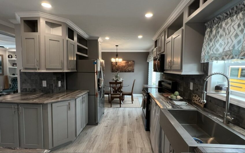 Eagle River unique kitchen and more 3brs 2 baths-$158,888  -d /set skirting ac w/s at perimeter-open Sundays