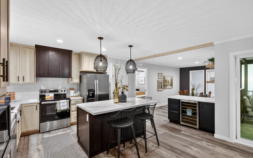 AXIS BY CAVCO HOMES UNIQUE FLOOR-PLAN W PORCH