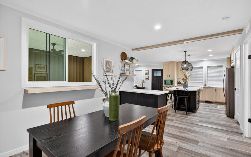 AXIS BY CAVCO HOMES UNIQUE FLOOR-PLAN W PORCH