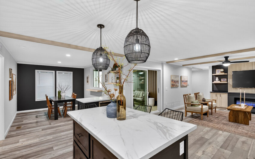 AXIS BY CAVCO HOMES UNIQUE FLOOR-PLAN W PORCH